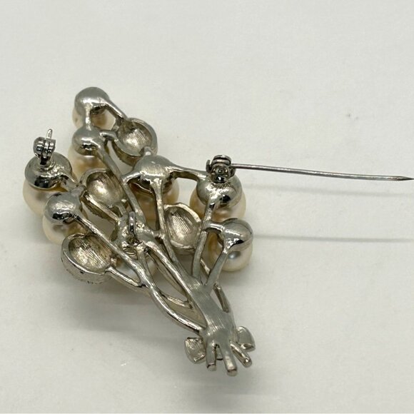 Vintage Faux Pearl Brooch Statement Silver-tone Balloon Bouquet with Bow 2.5 In - Picture 9 of 16